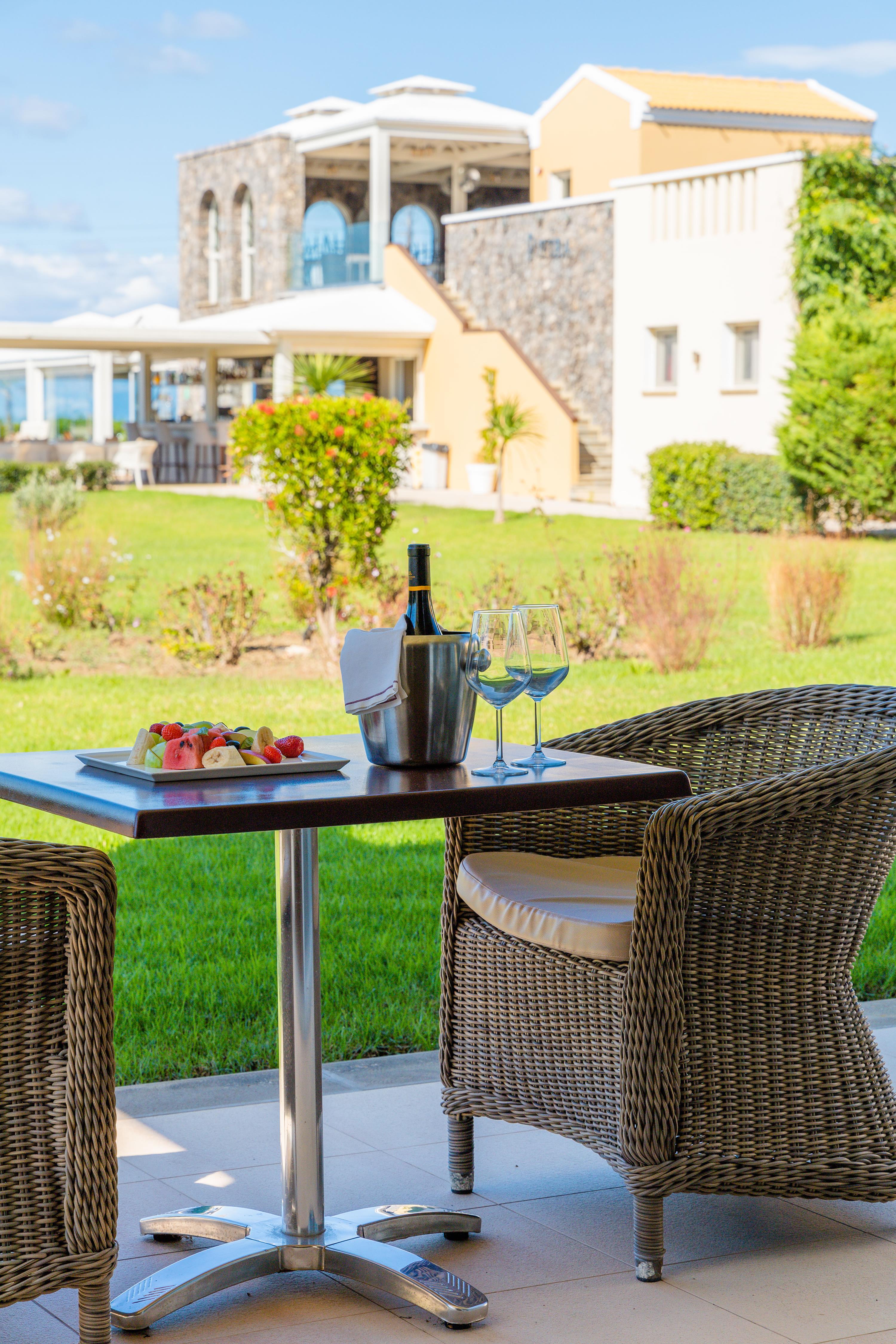 Restia Suites Exclusive Resort (Adults Only) อาคาราวี ภายนอก รูปภาพ
